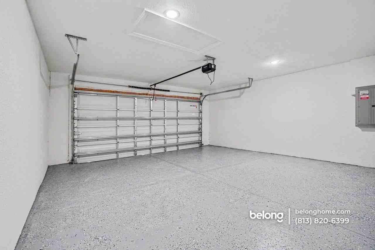 1203 Ne 44th St - Photo 5 of 16