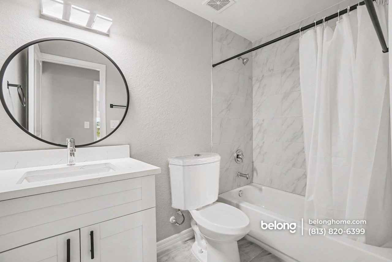 1203 Ne 44th St - Photo 7 of 16