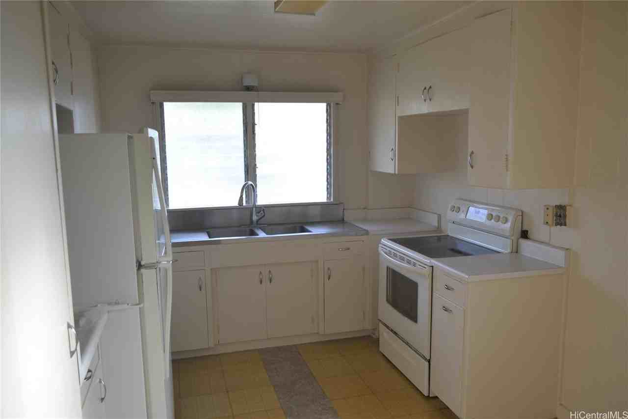 3238 Makini St - Photo 3 of 9