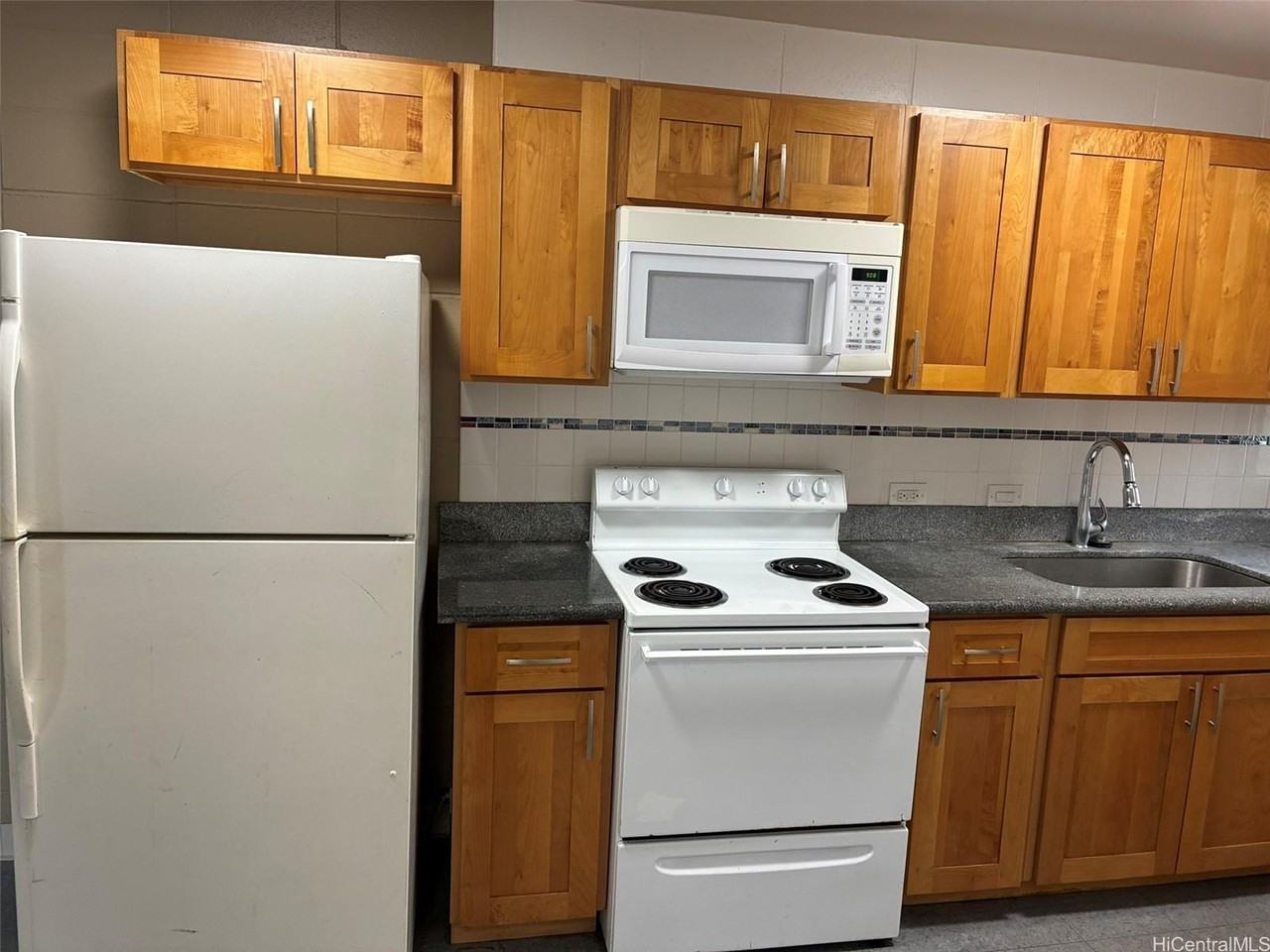 1233 Young St #101 - Photo 3 of 9