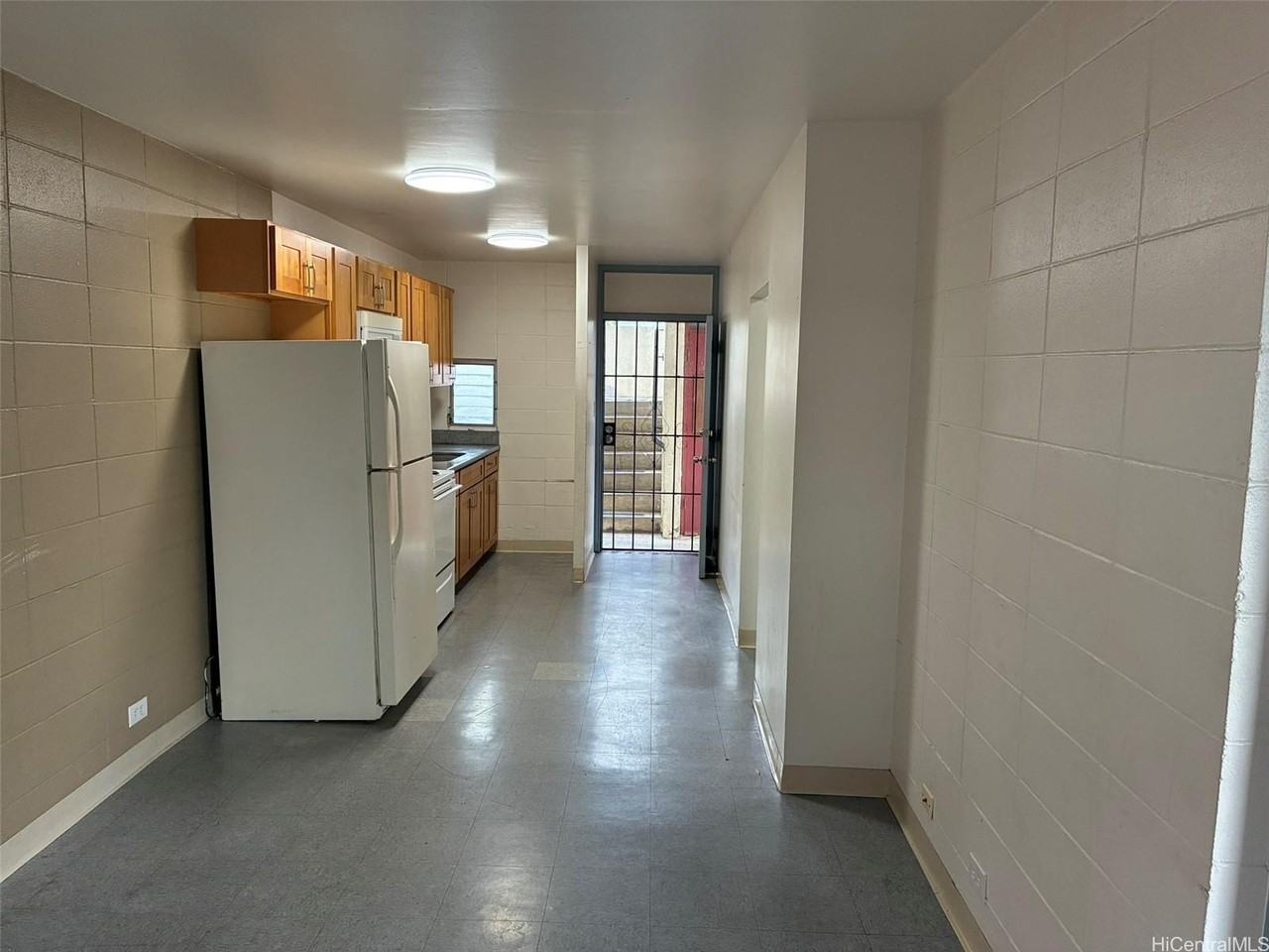 1233 Young St #101 - Photo 4 of 9