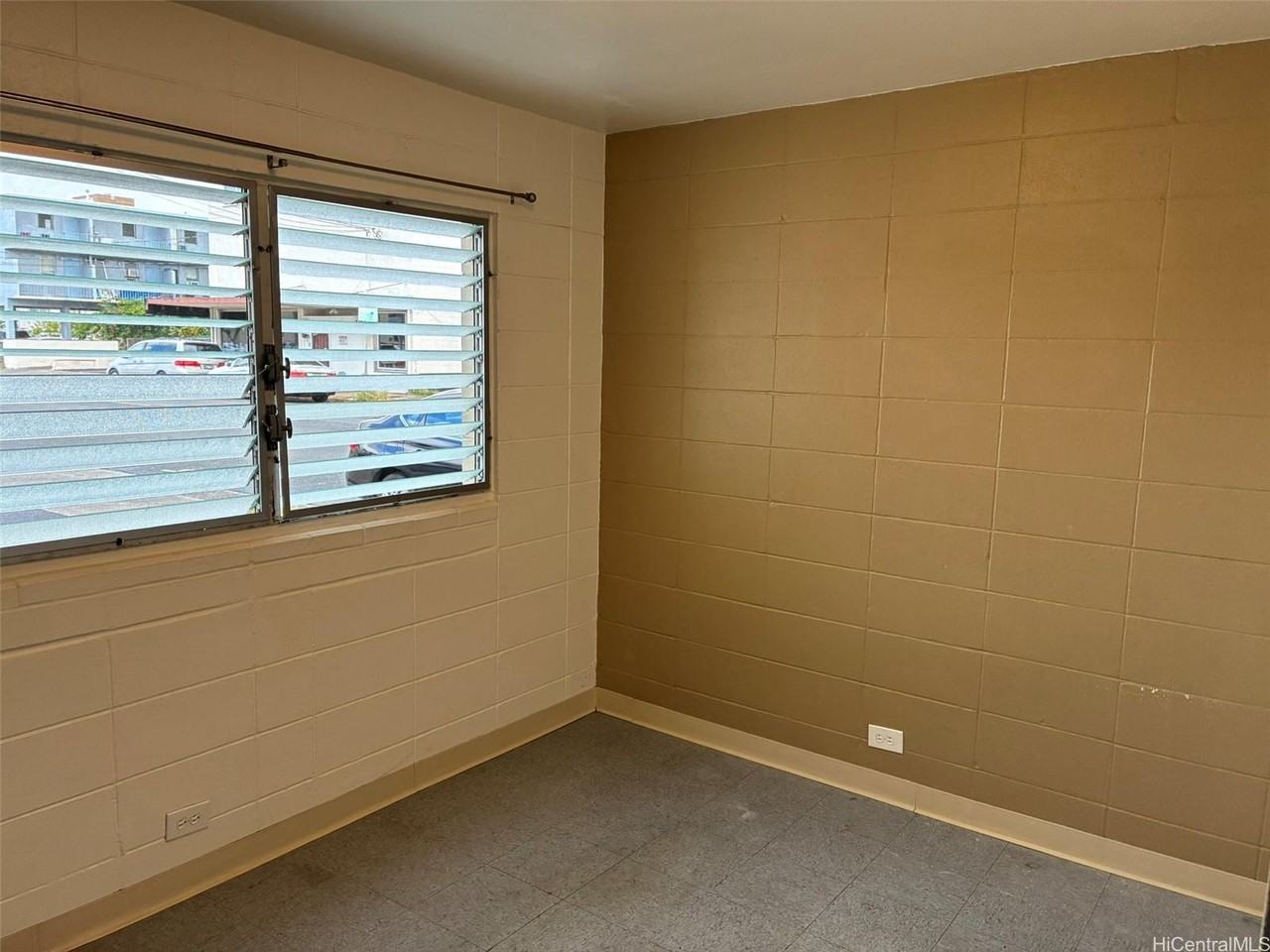 1233 Young St #101 - Photo 7 of 9