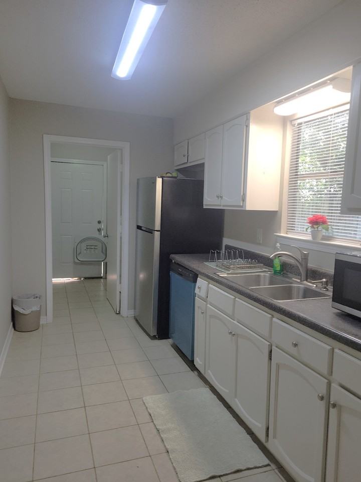 64 Steele Ln