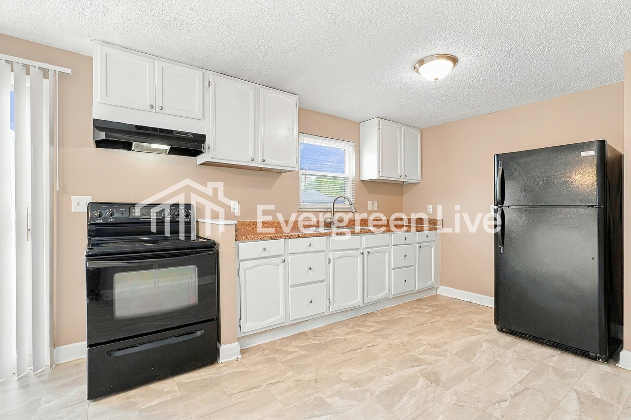 5078 Albany Dr - Photo 6 of 15