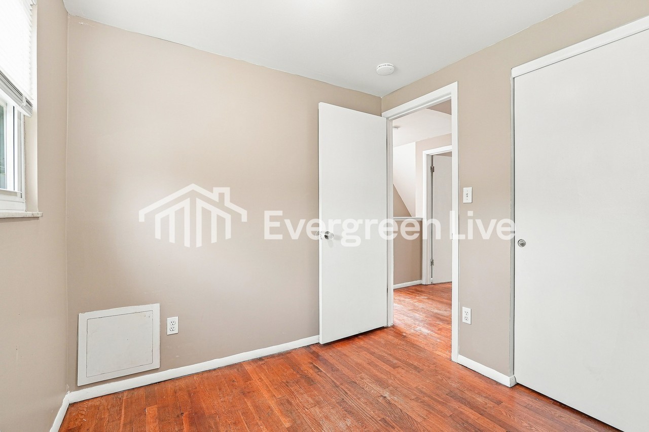 5078 Albany Dr - Photo 7 of 15