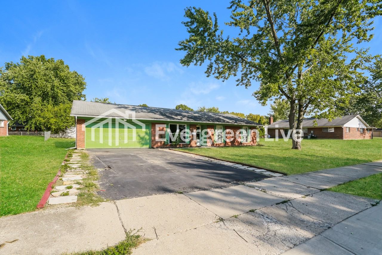 398 Naples Pl - Photo 2 of 15