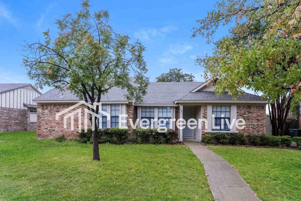 1301 Wyndham Dr - Photo 2 of 20