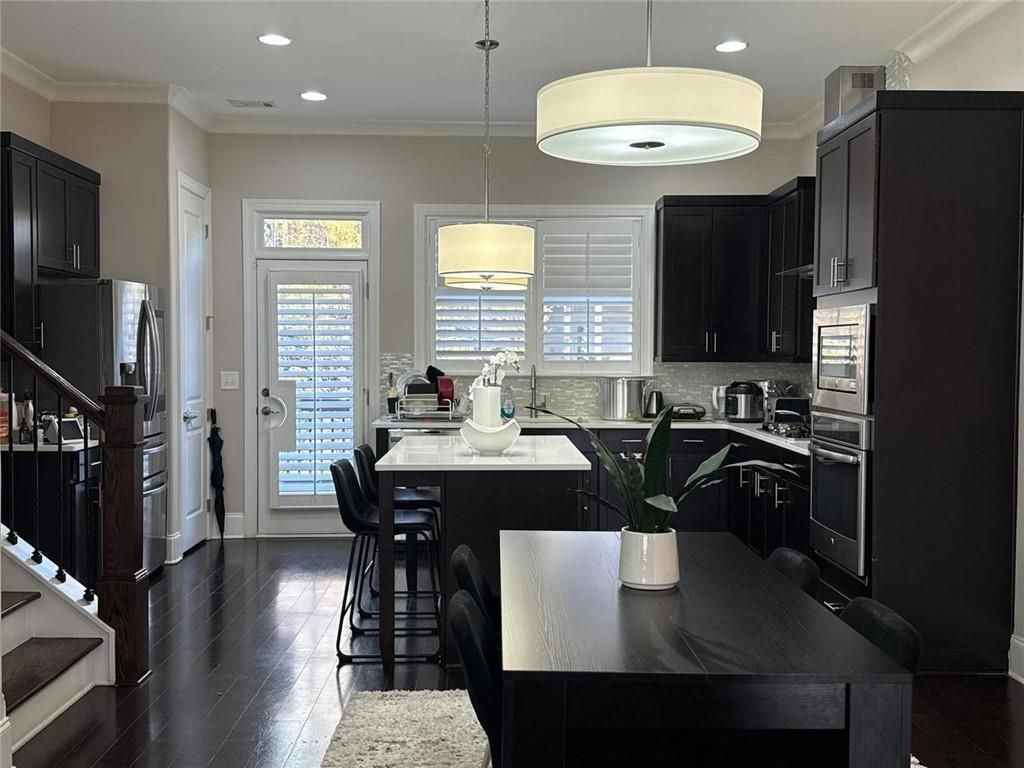 2141 Coventry Dr - Photo 4 of 24