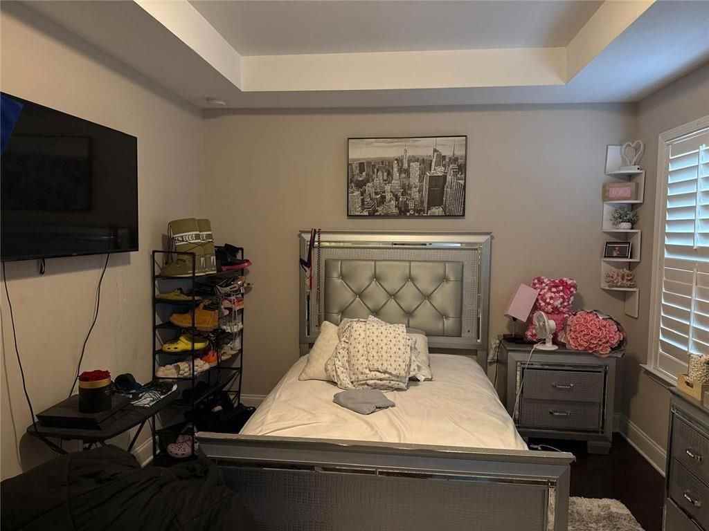 2141 Coventry Dr - Photo 6 of 24
