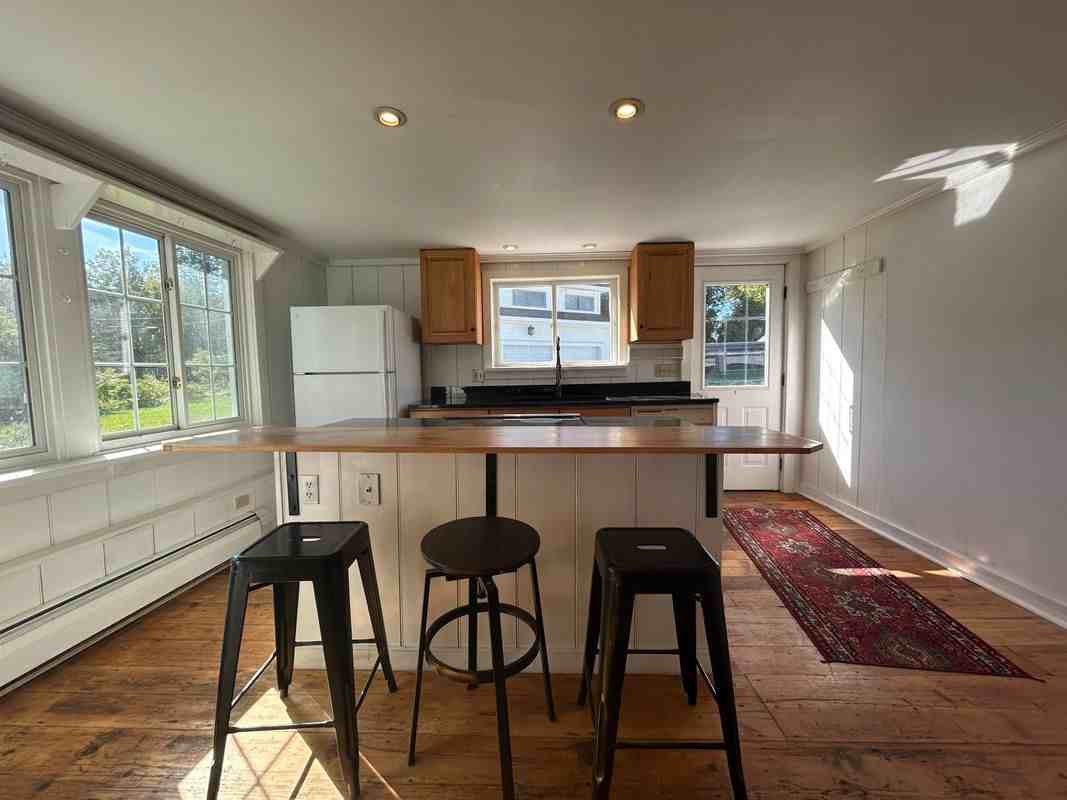 6225 Main St - Photo 3 of 12