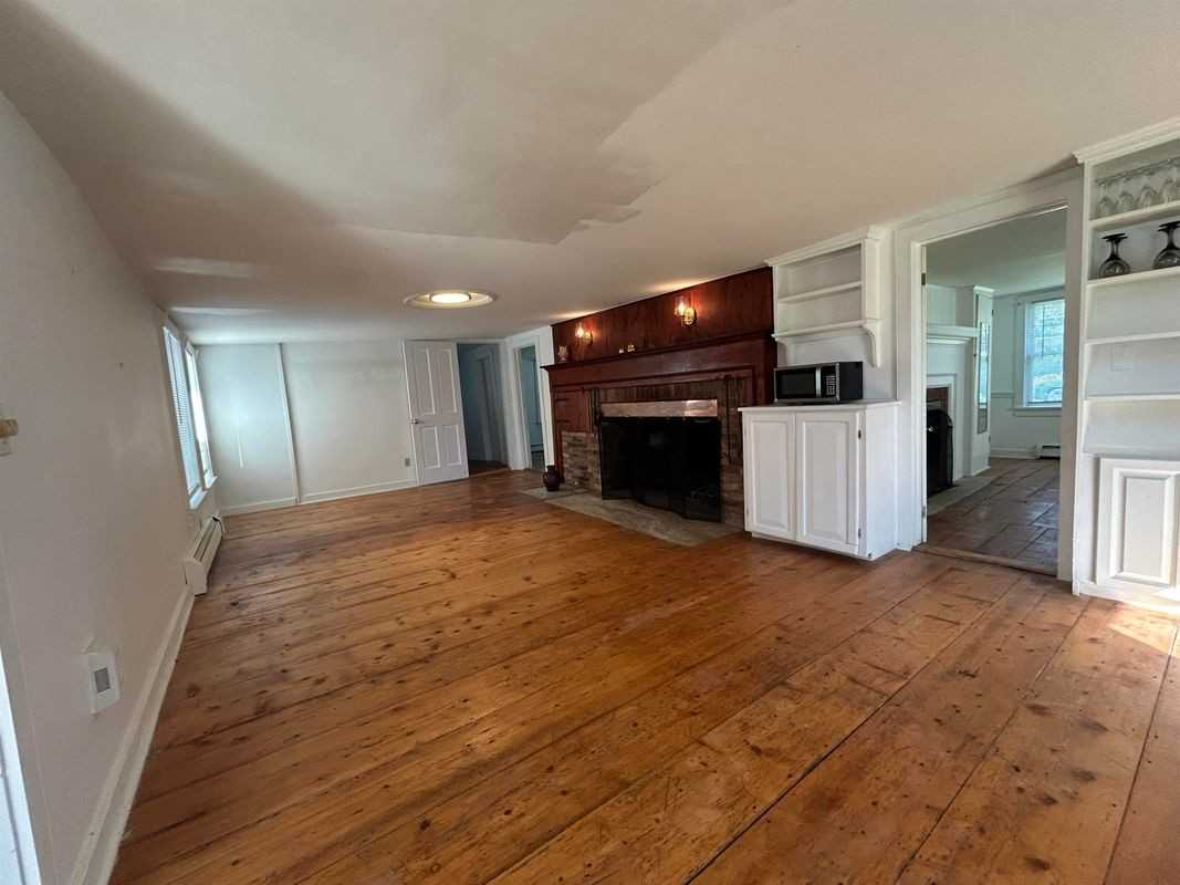 6225 Main St - Photo 5 of 12