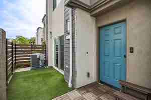 featured image of 14051 Diamond Ln ##1