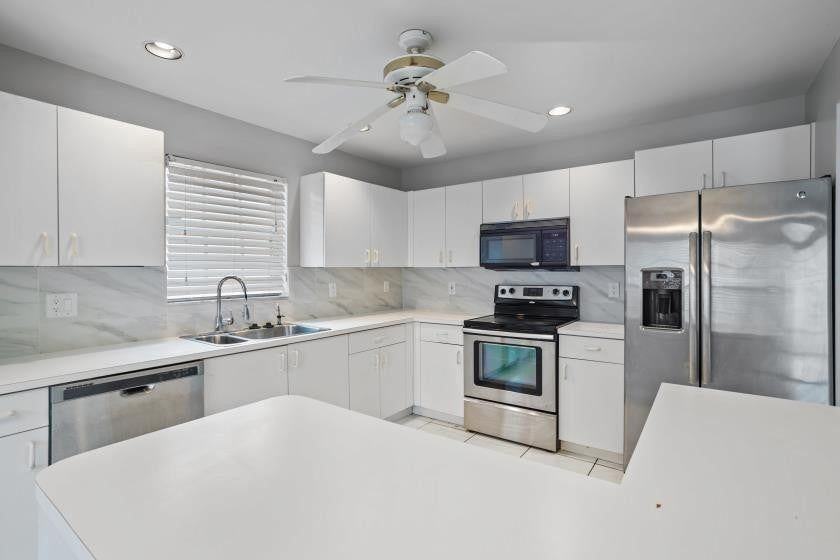 3178 Nw 72nd Ave