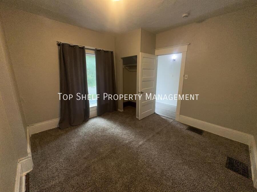 1150 27th St - Photo 6 of 13