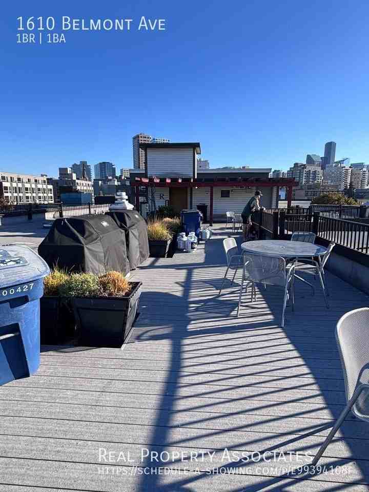 1610 Belmont Ave - Photo 5 of 30
