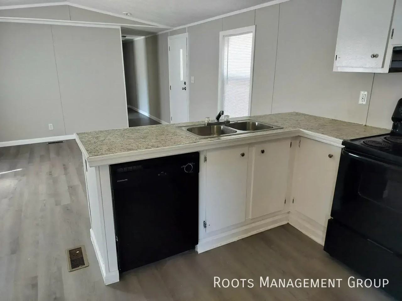 120 Connie Ct #120C - Photo 5 of 15