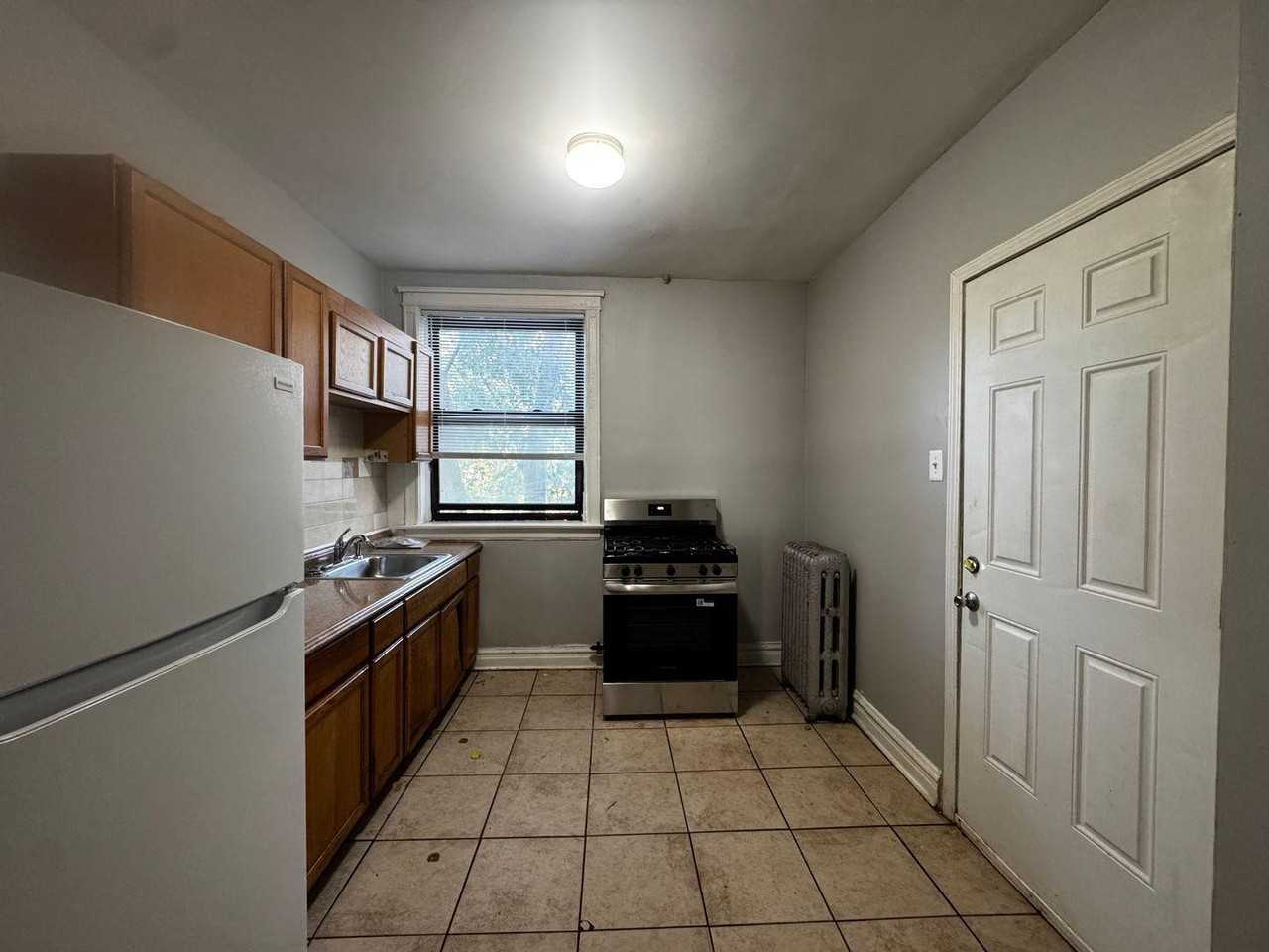 2664 E 77th St #1 - Photo 5 of 8