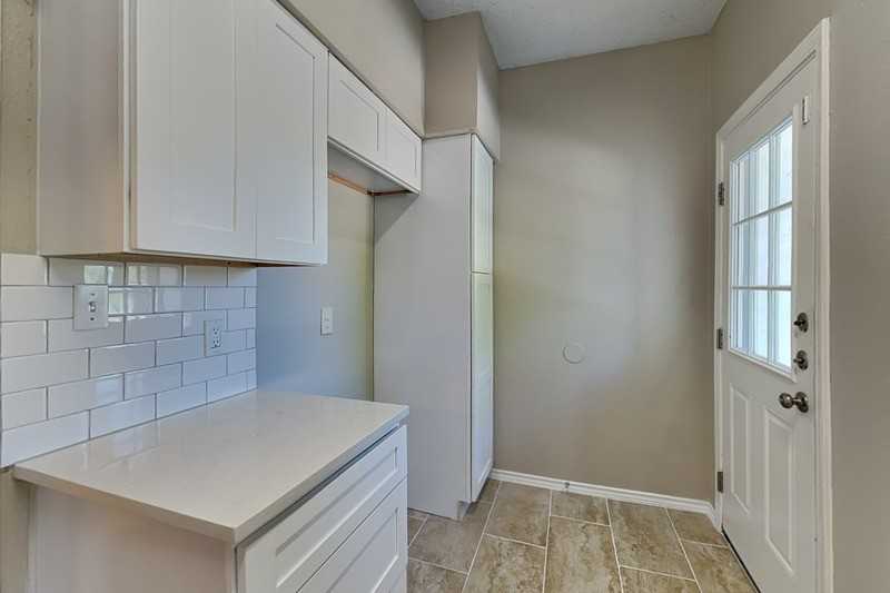6700 Alissa Dr - Photo 4 of 19