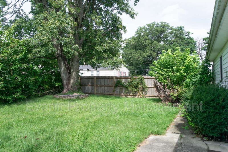 113 Oakwood Ave - Photo 5 of 26