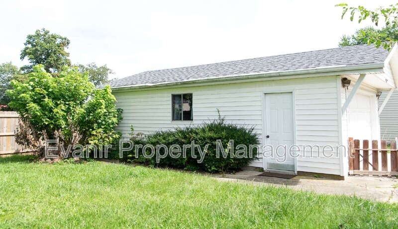 113 Oakwood Ave - Photo 6 of 26