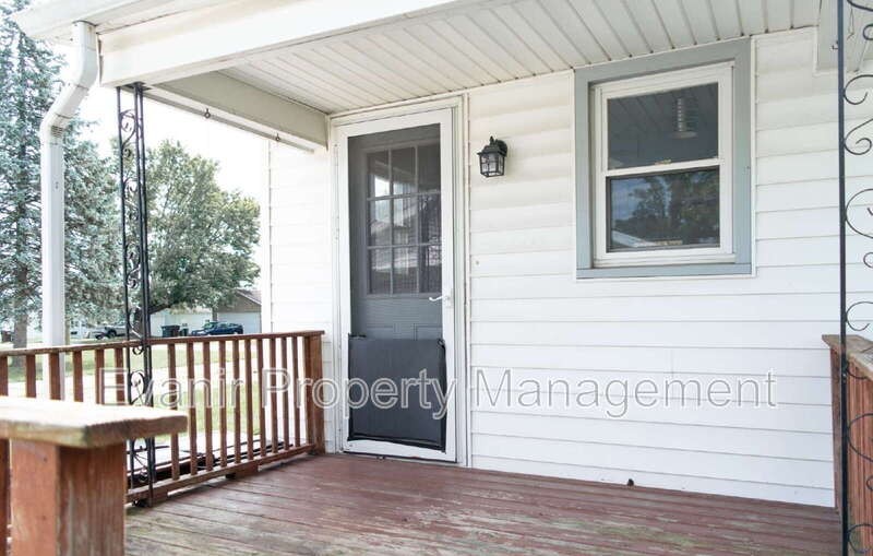 113 Oakwood Ave - Photo 7 of 26