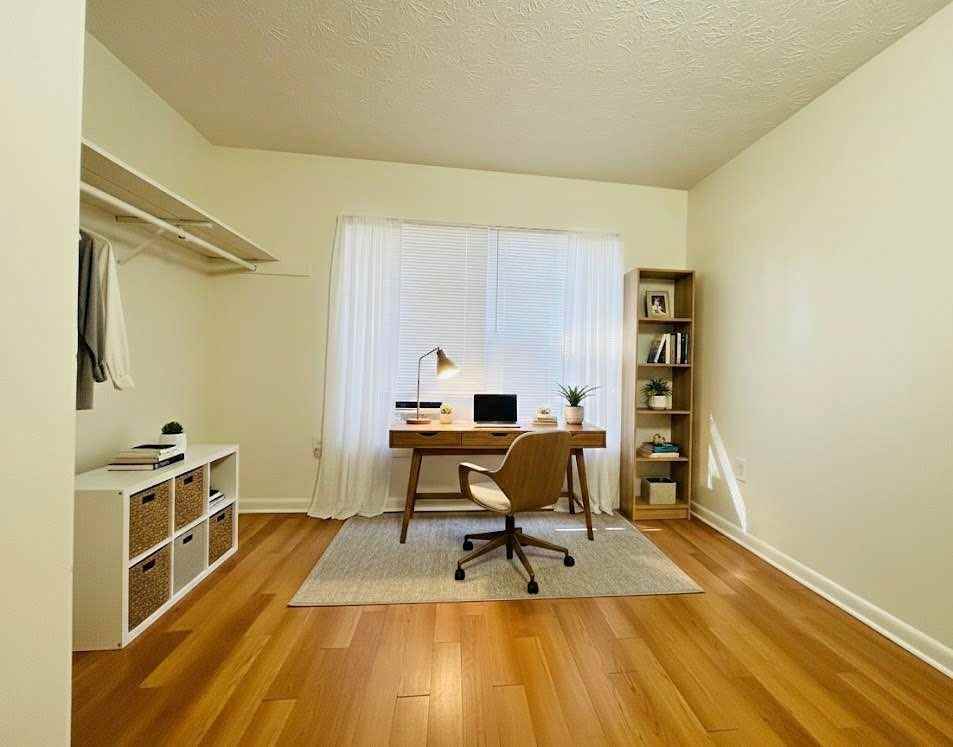 922 E Brownlee St - Photo 5 of 7
