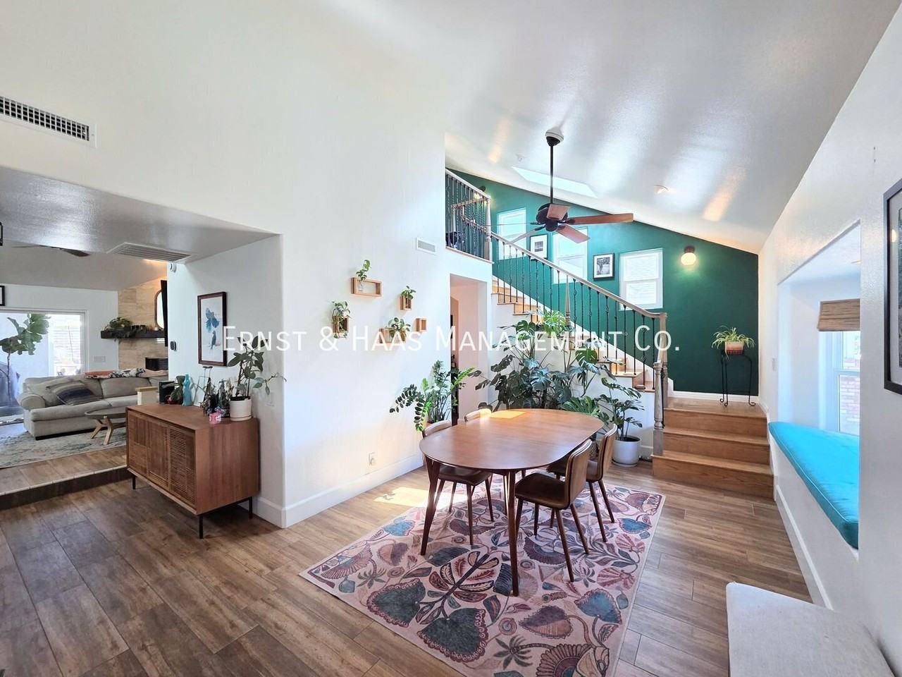 242 Ximeno Ave - Photo 4 of 25