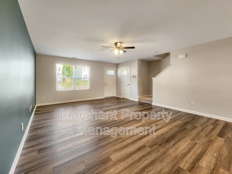 156 Barrington Creek Rd - Photo 6 of 32
