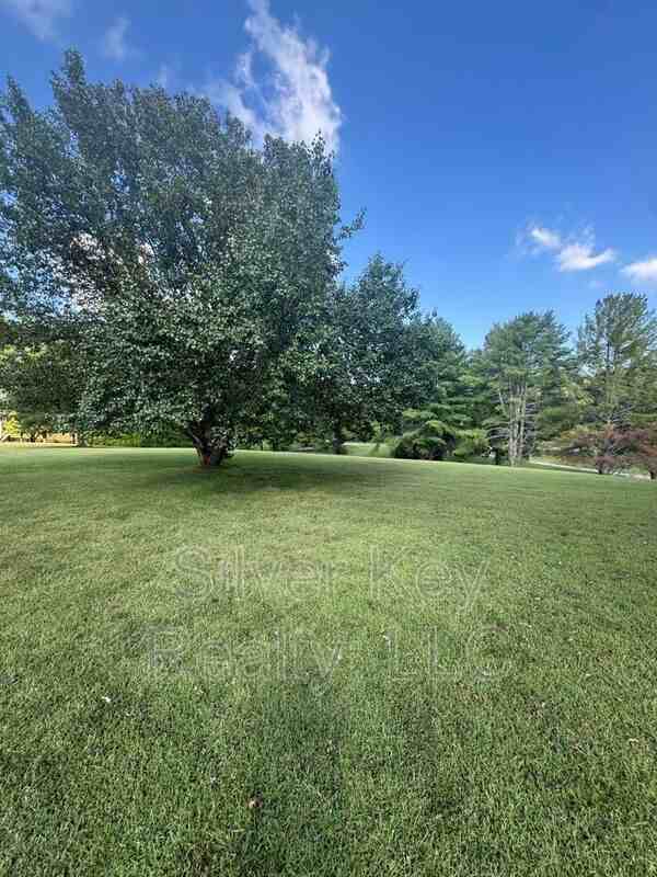 834 Highwayeast - Photo 4 of 47