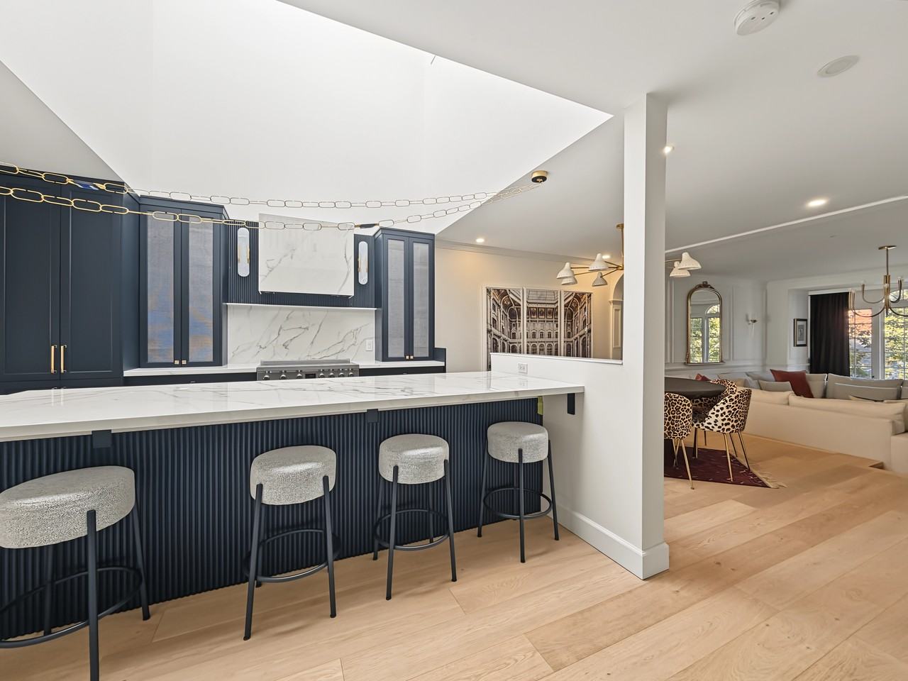 914 Royal Ave Sw - Photo 2 of 36