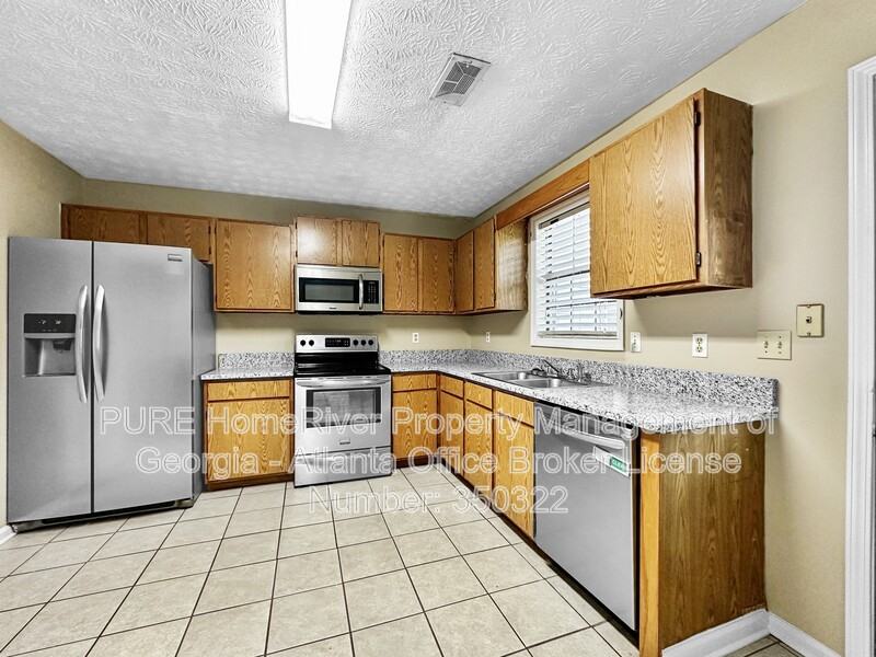 506 Oakwood Ct - Photo 4 of 17