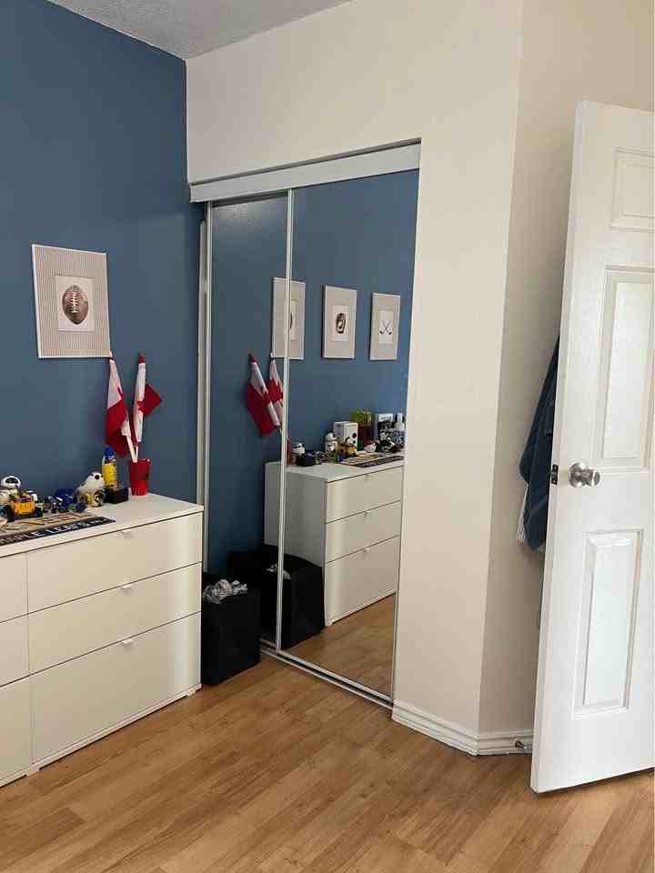 1292 Danforth Ave - Photo 3 of 6