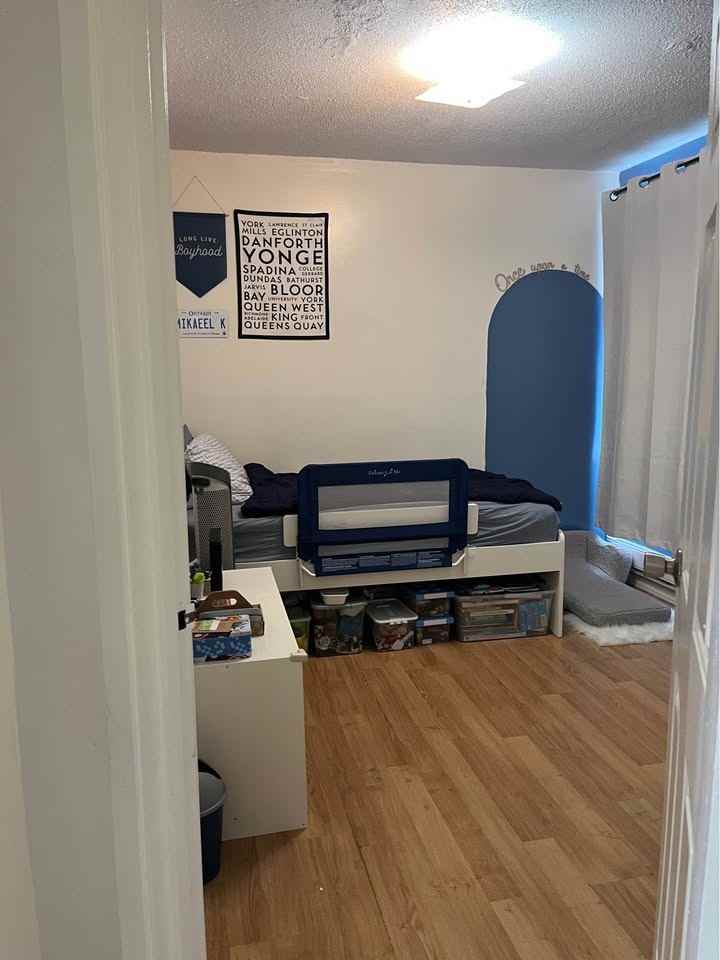 1292 Danforth Ave - Photo 5 of 6
