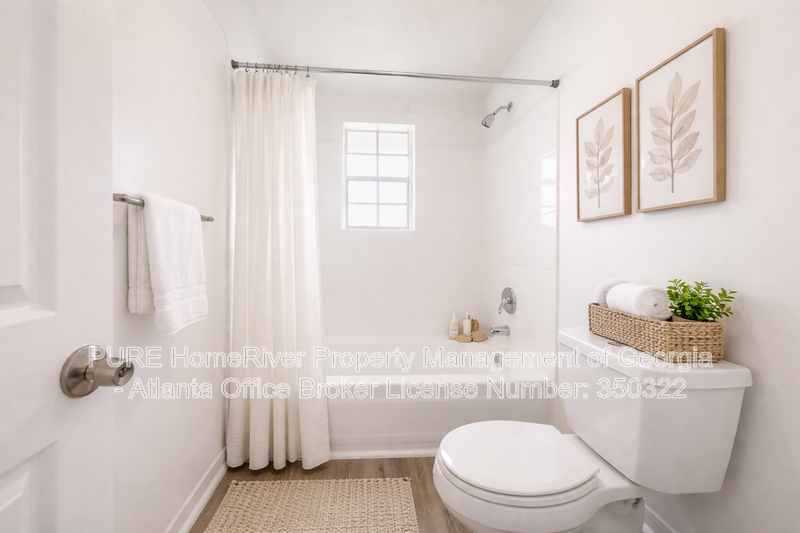 379 Atwood St Sw #4 - Photo 6 of 11