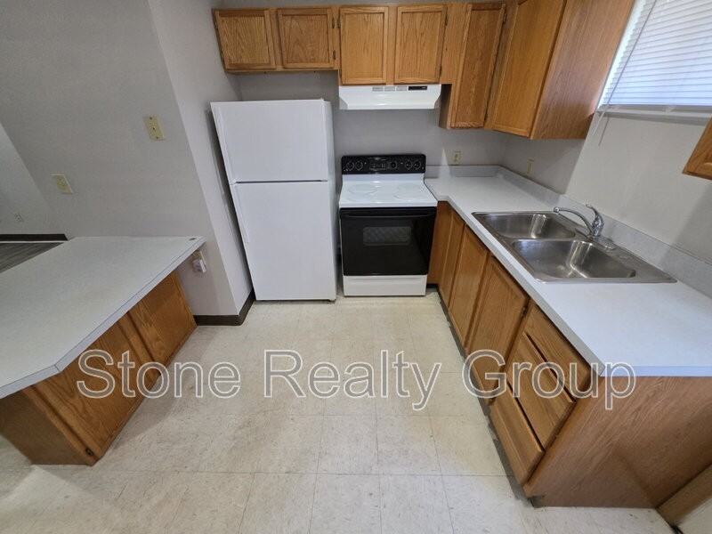 700 S 7th St #A - Photo 3 of 14