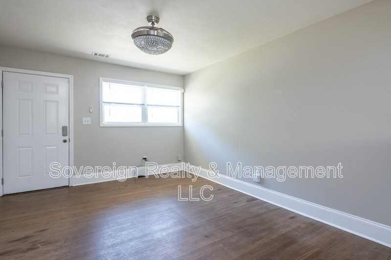 1891 Goddard St Se - Photo 5 of 23