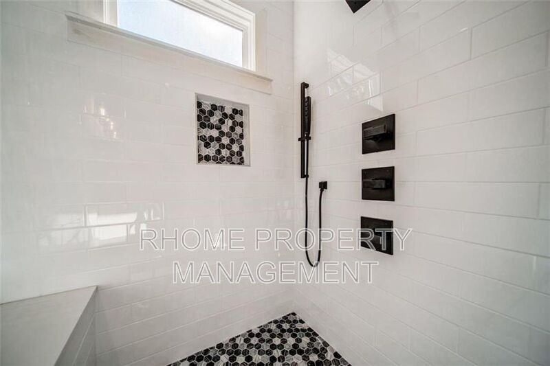 1058 White Oak Ave Sw - Photo 3 of 14