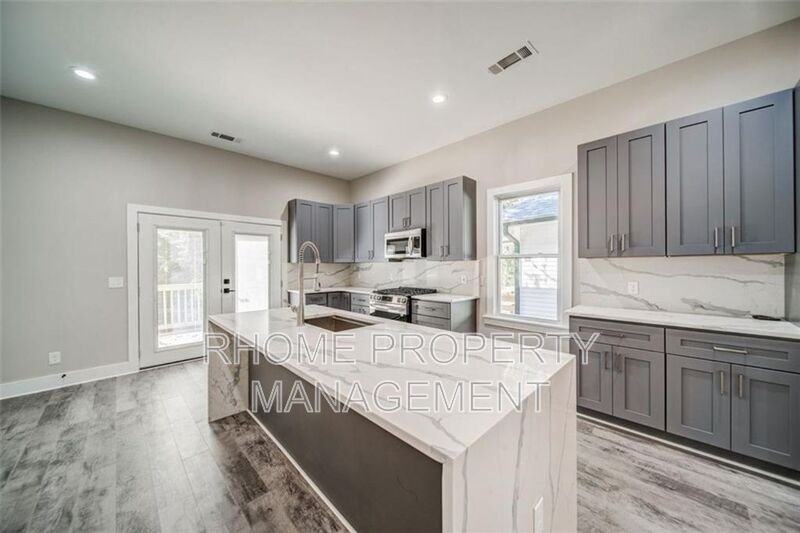 1058 White Oak Ave Sw - Photo 4 of 14