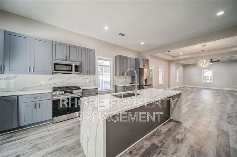 1058 White Oak Ave Sw - Photo 5 of 14