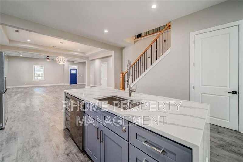 1058 White Oak Ave Sw - Photo 7 of 14
