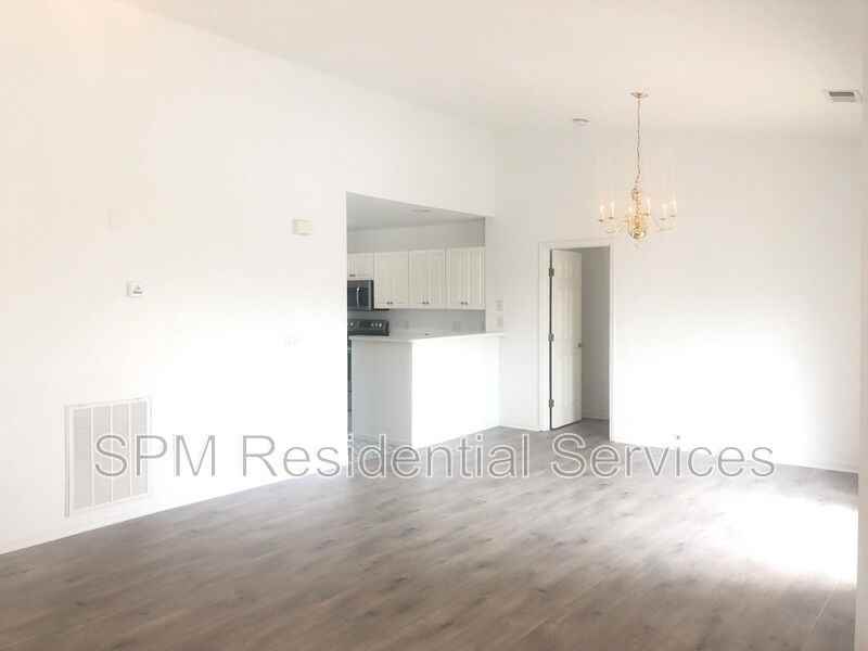 4122 Breezewood Dr #202 - Photo 4 of 20
