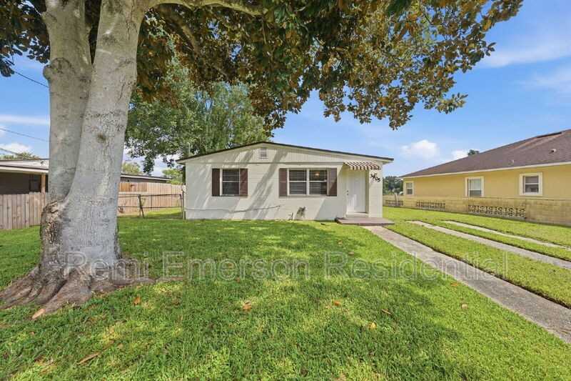 3905 Wilts St - Photo 3 of 16