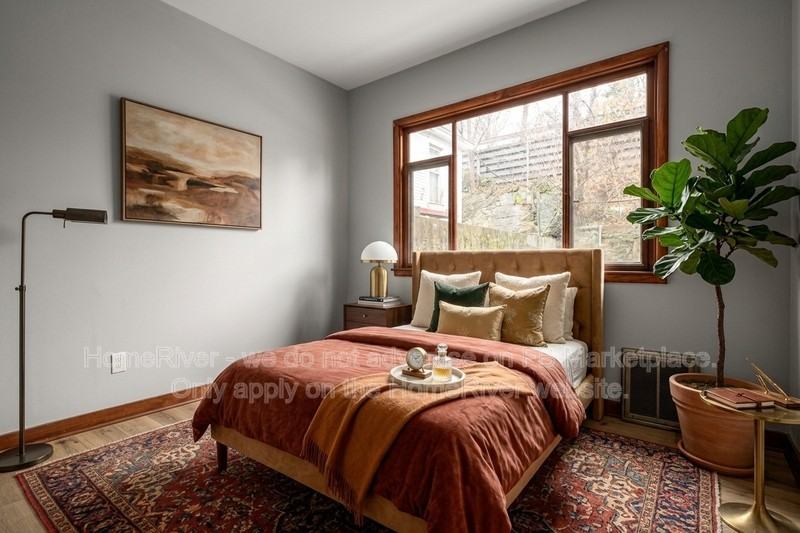 412 Woodward Ave - Photo 4 of 20