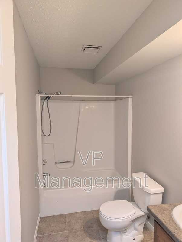 2218 Emerald Dr #3 - Photo 4 of 9