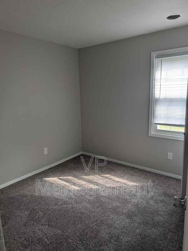 2218 Emerald Dr #3 - Photo 6 of 9