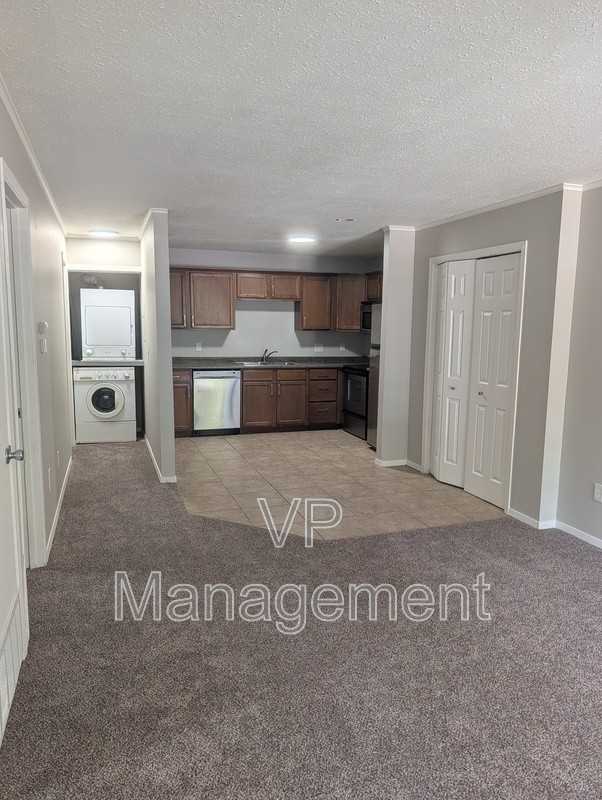 2218 Emerald Dr #3 - Photo 7 of 9