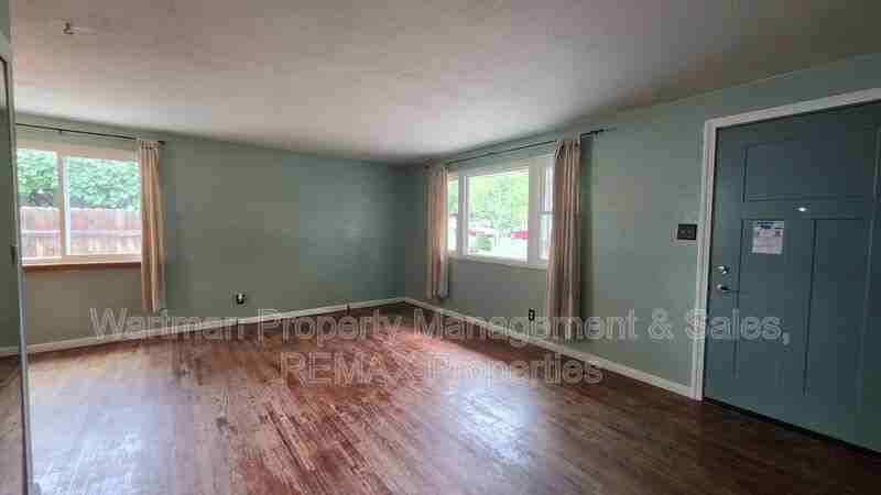 2524 Farragut Ave - Photo 3 of 21