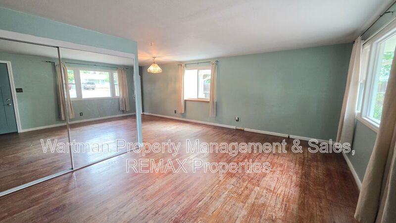 2524 Farragut Ave - Photo 4 of 21