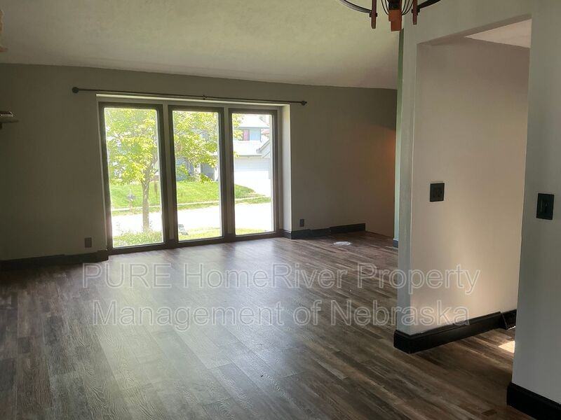 5018 S 163rd St - Photo 3 of 25