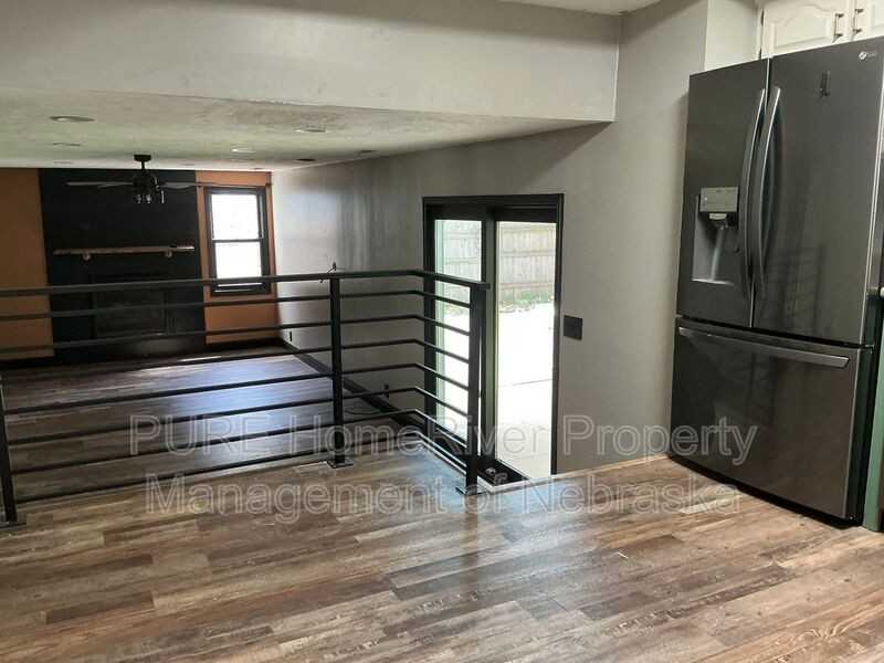 5018 S 163rd St - Photo 6 of 25